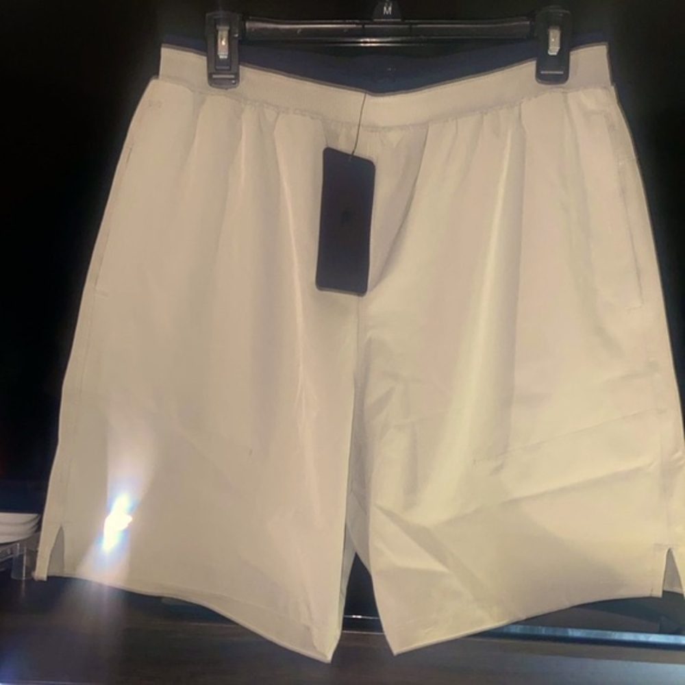 FABLETICS SHORTS